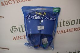 32 Degrees Cool Youth’s Blue Cushion Sliders Size: 3-4