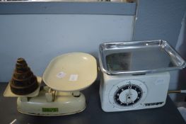 2x Sets of Vintage Kitchen Scales