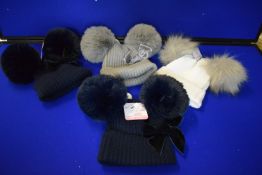 *4x Assorted Pompom Hats