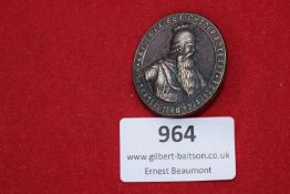 Circular bronze badge commemorating Kaiser Friedrich I Barbarossa, issued for the Rotbart