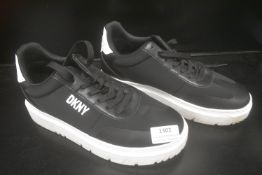 *DKNY Black Trainers Size: 8 (preworn)