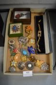 Vintage Costume Jewellery Brooches, etc.