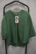 *Weatherproof Green V-Neck Linen Top Size: M