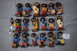 18x Robertsons Golly Advertising Figures, plus 1x Badge, and 2x Pendants