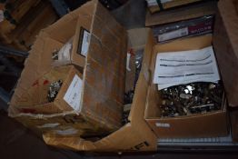 *Quantity of Assorted Baseplates and Hinges