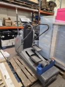 Life Fitness Cross Trainer