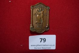 Hut Evening Badge, Leipzig 1932, a bronze shield-shaped badge depicting dancing couple, inscribed