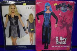 2x Women’s Halloween Costumes Size: S