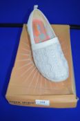 Skechers Memory Foam Slip Ons Size: 7 (new with packaging)