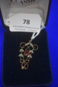 9ct Gold Pendant 2.9g - Missing 1 Garnet