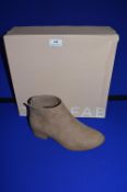 Just Fab Lady’s Coffee Ankle Boots Size: 7 (new with packaging)