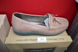 Cushion Walk Lady’s Rose Loafers Size: 7 (new with packaging)