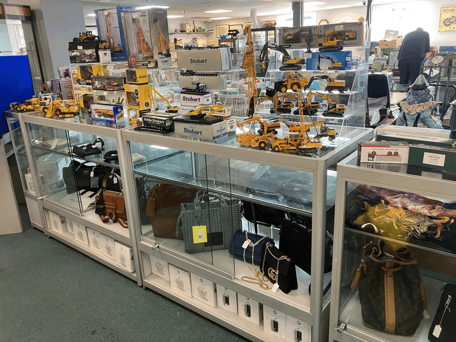 Online Timed Auction Ending Wednesday 24th September at 10.30am (Staggered) Viewing for this Auction