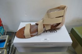Dream Pairs Sandals Size: 7