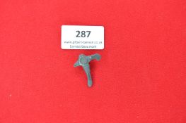 Grey Metal Commemorative Tinnie Badge (Hammer/Axe Form) – Cast grey metal badge in the form of a