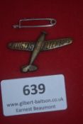 Badge in the form of a small aircraft with the wording “1. Flugtag Altenburg” across the wings,