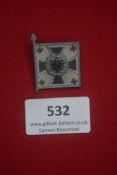 WHW miniature flag badge in the form of an Infanterie standard (variant), enamelled in grey, black