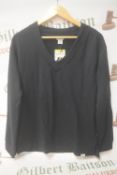 *Orvis Black V-Neck Jumper Size: S
