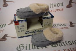 *Dearfoams Women’s Memory Foam Slippers Size: 5-6