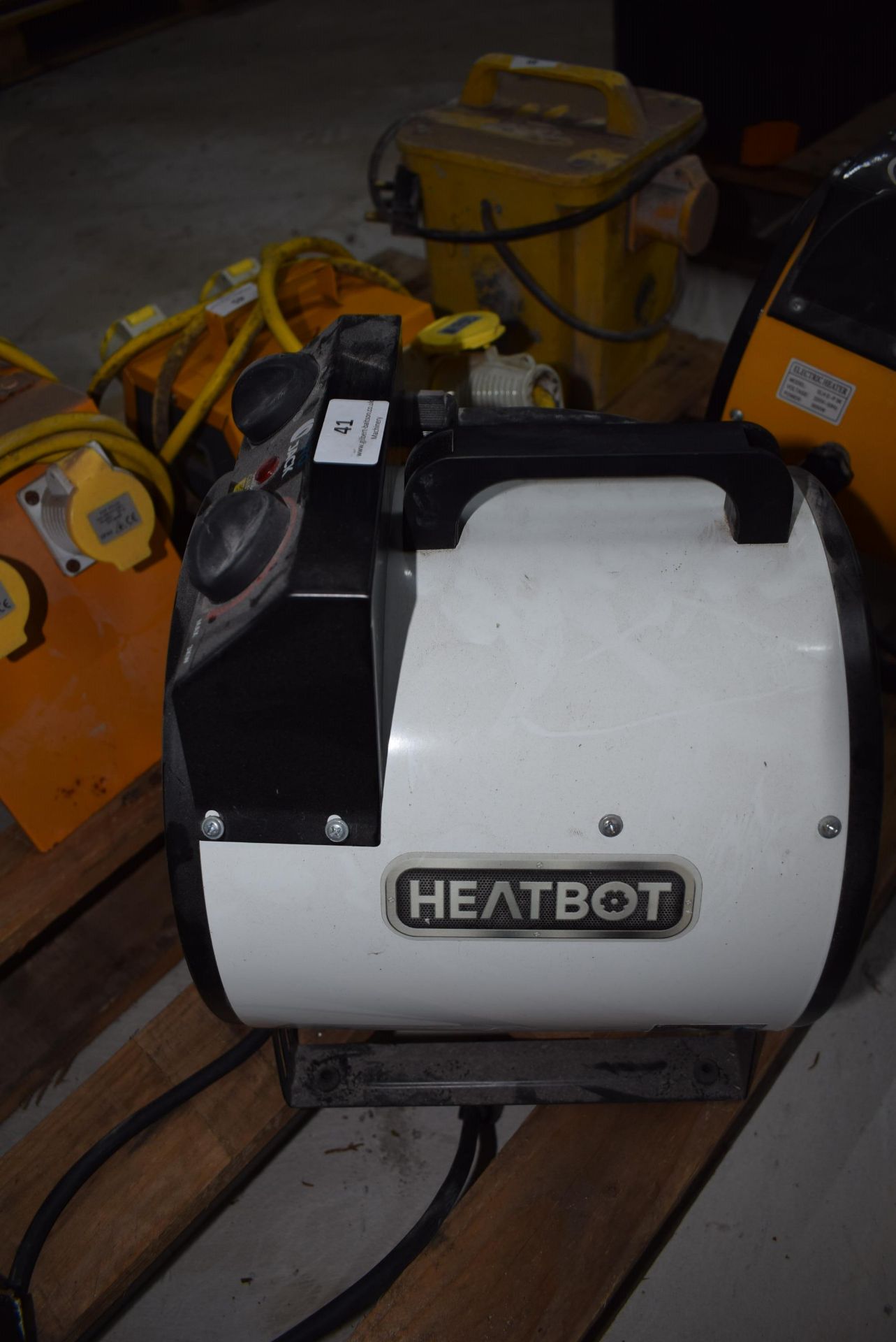*Heatbot autojack 240v EFH3KW - Image 2 of 2
