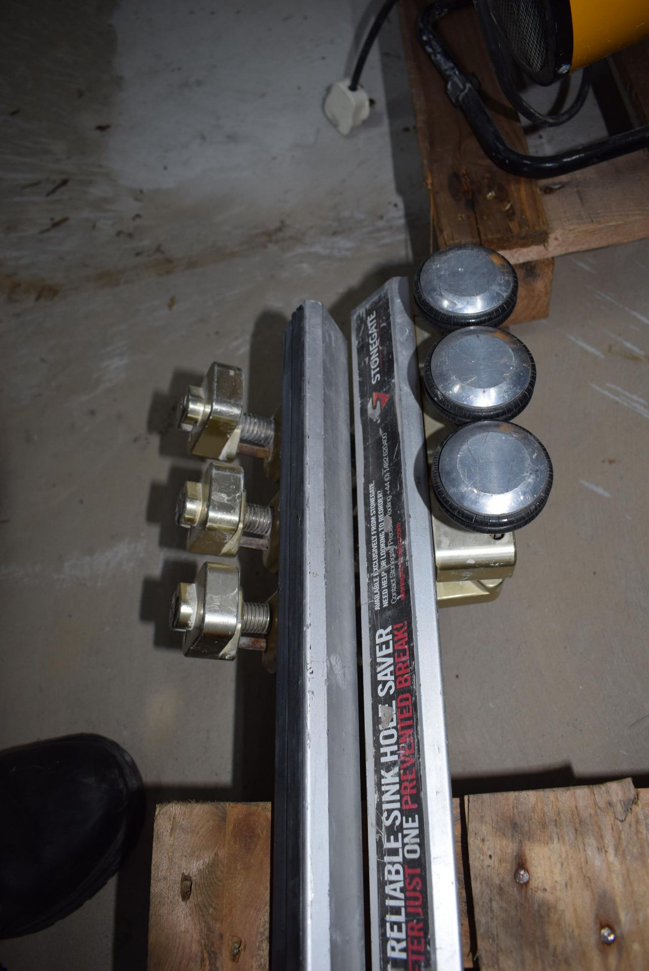 *Stonegate sink hole saver edge 183cm length - Image 2 of 3