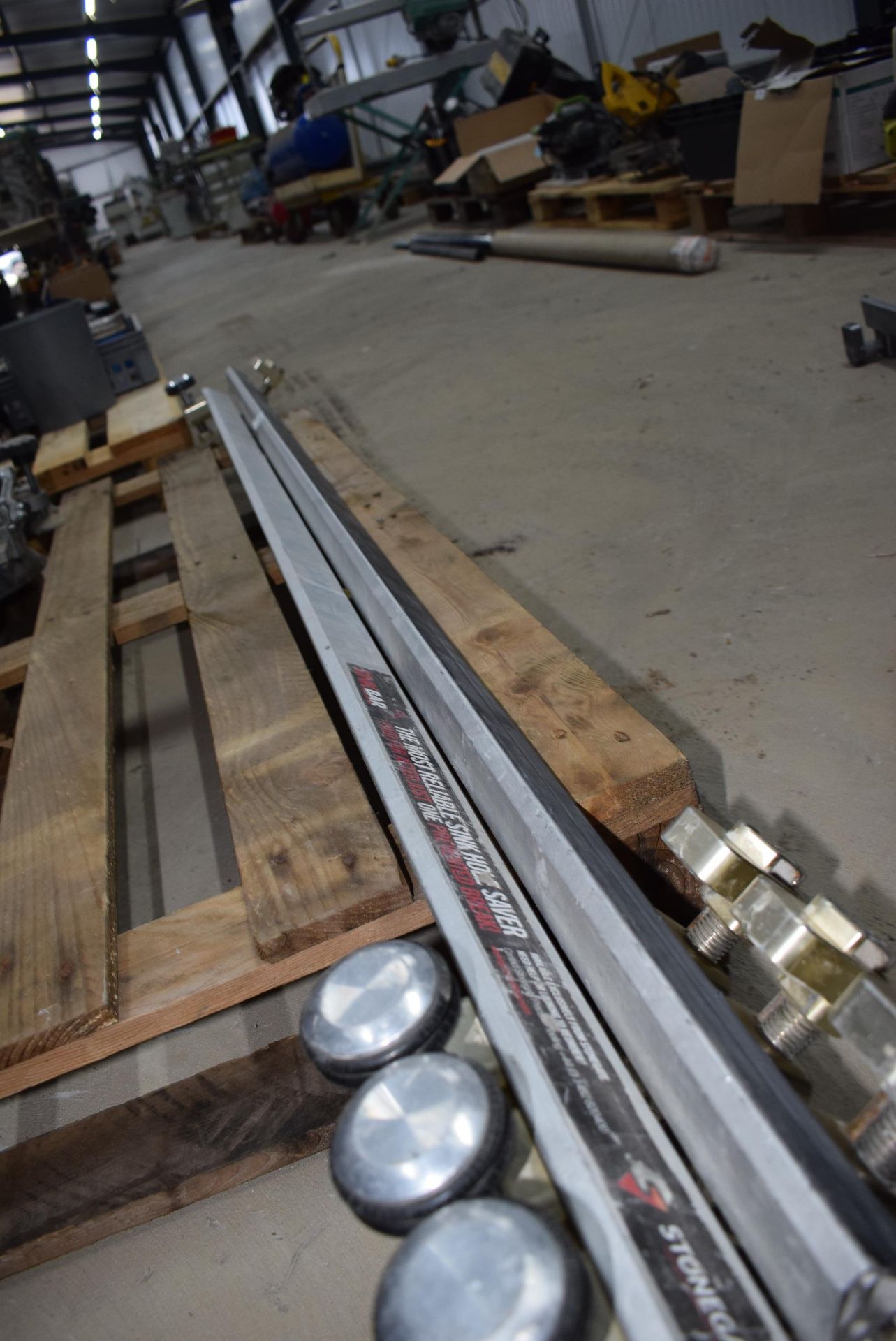 *Stonegate sink hole saver edge 183cm length - Image 3 of 3