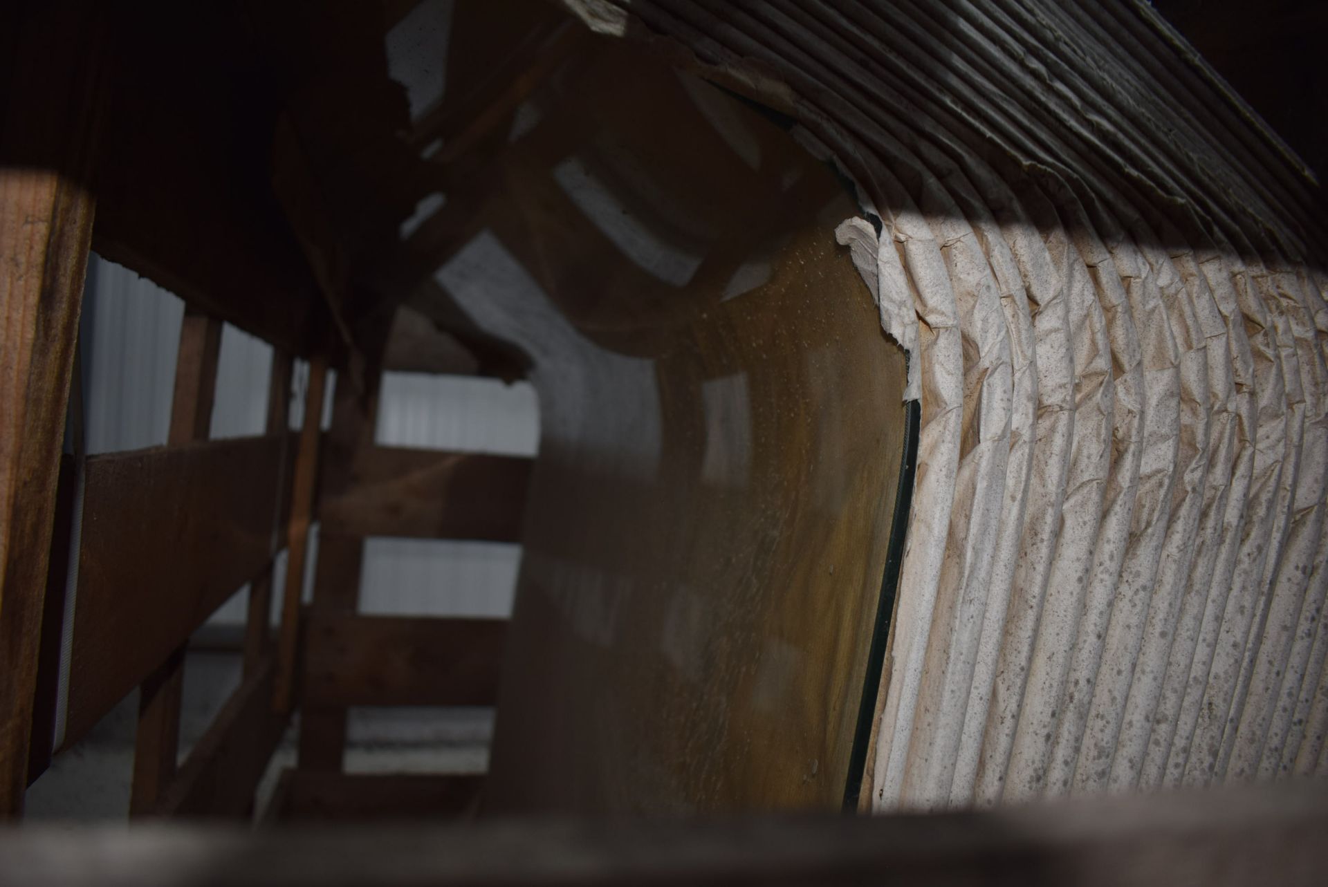 *Crate containing approx 20 curved sheets of glass - Image 2 of 4