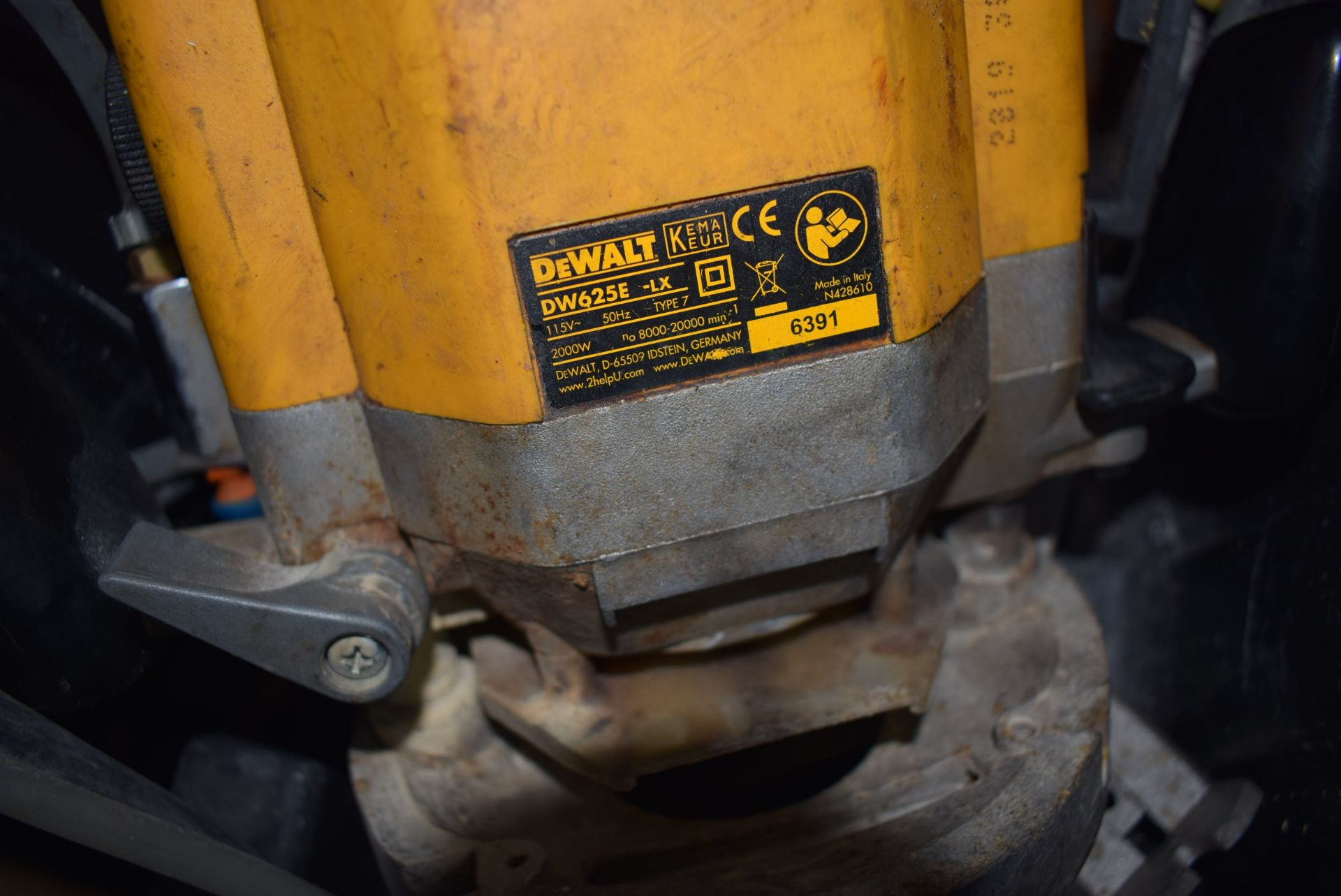 *Dewalt Router variable speed DW625E - Image 2 of 2