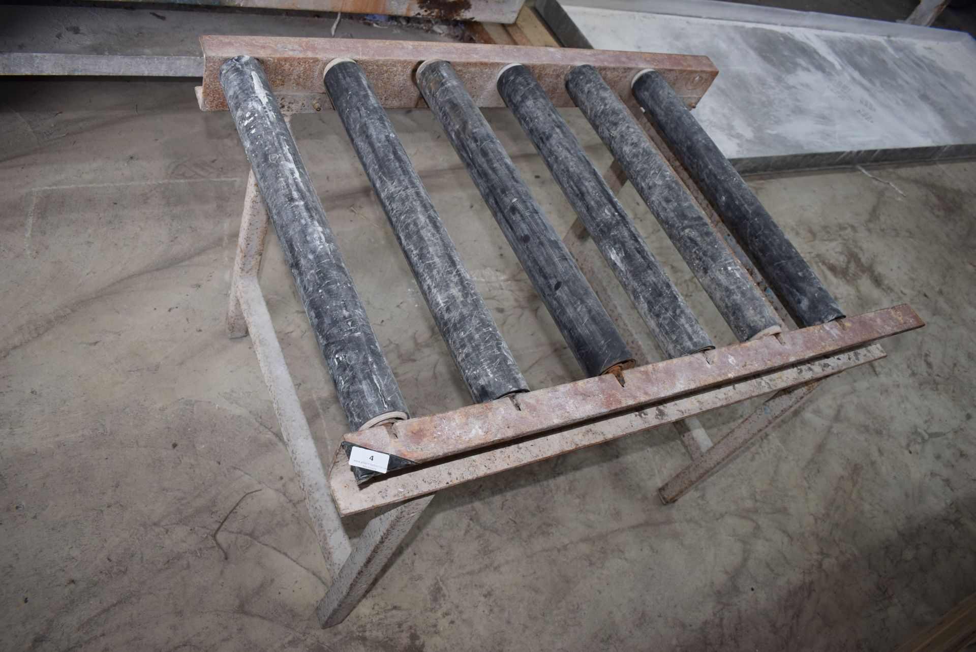 *Roller stand with six rollers Width 282 Length 41