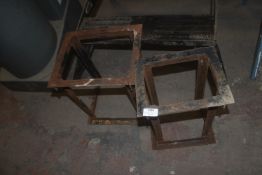 *2x Metal Pedestal Stands