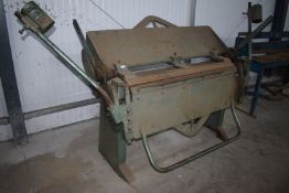 *F.J. Edwards Limited Manual Metal Folder 125cm wide