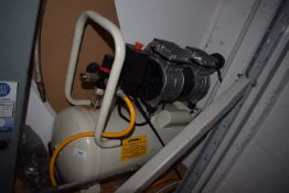 *Hyundai HY7524 Compressor 240v, 24L, 7-bar