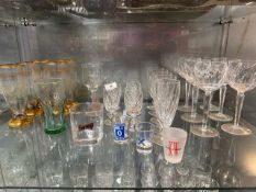 Quantity of glassware