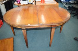Oval Extending Quality Reproduction Dining Table with Two Extra Leaves