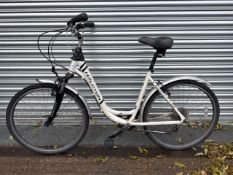 Halcyon Low Step Comfort Trekking White Bicycle - 16