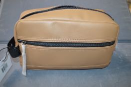 DKNY Washbag