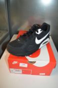 Nike Air Max Ivo Black & White Trainers Size: 7
