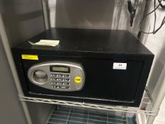 Yale digital safe