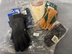 5x Assorted Pairs of Children’s Gloves