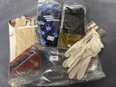 4x Pairs of Lady’s Riding Gloves Size: M