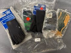 5x Assorted Pairs of Children’s Gloves
