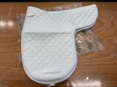 Nuumed by Griffin high wither saddle cloth in white, Size: XL