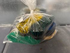 Bag of 6x Assorted Grooming Brushes