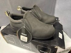 Toggi Norfolk Black Slip-On Shoes Size: 4