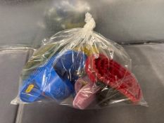 Bag of 6x Assorted Grooming Brushes