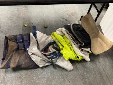 Quantity of used turnout rugs etc in various colours and sizes - Pre used value of £70