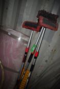 *3x Telescopic Vehicle Wash Brushes (1x damaged)