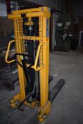 *FSHD10 1000kg Hand Pallet Stacker 550x1150mm