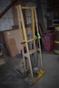 *Manual Hand Pallet Lift