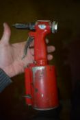 *Mac Tool Pneumatic Rivet Gun